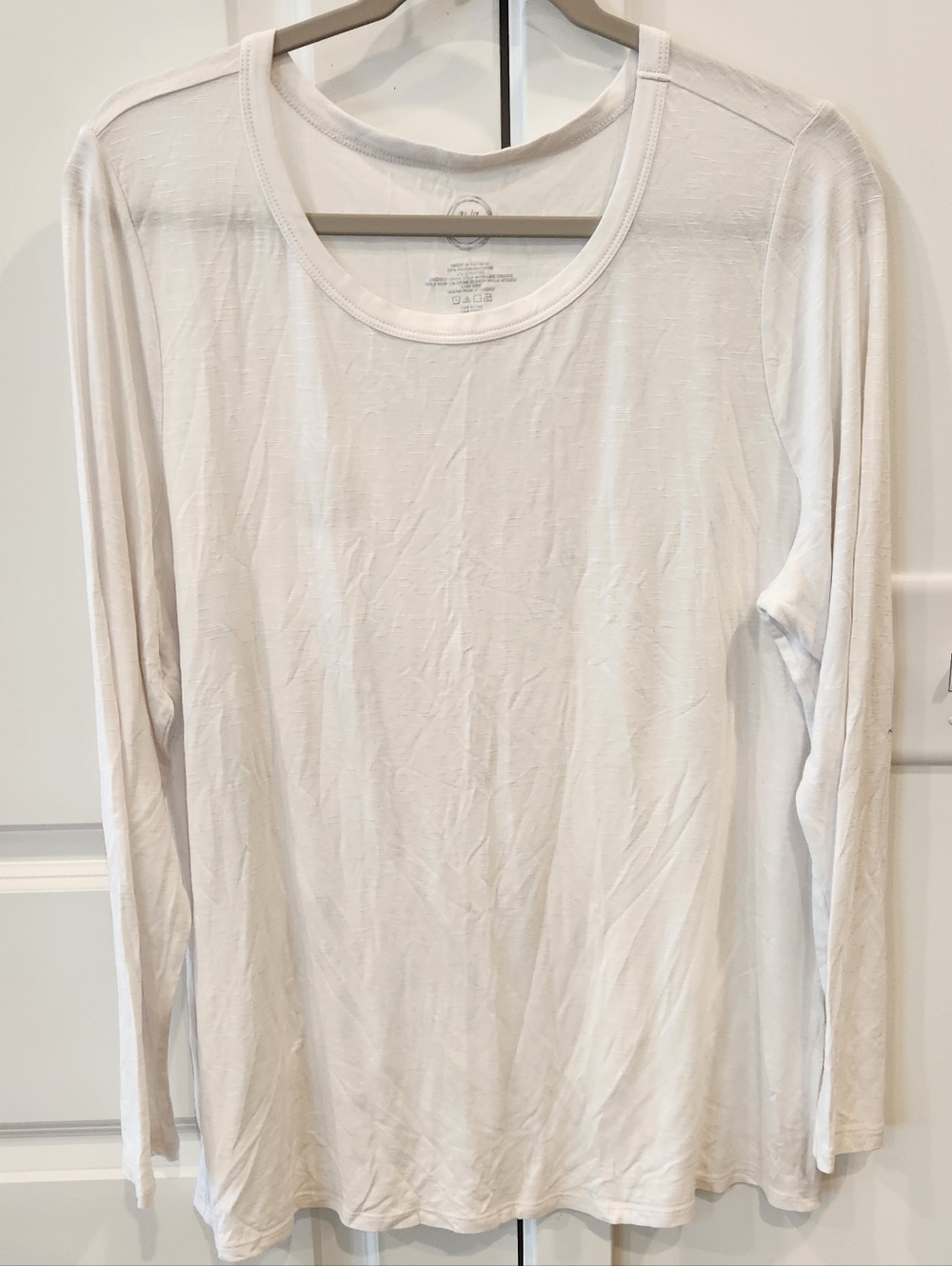 Maurices White Crewneck Long Sleeve Top